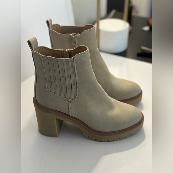 COPY - Really great condition. DV by Dolce Vita Boots W US size 8 - Picture 7 of 7